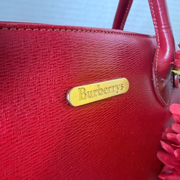 ✋🛑Price Drop ✋🛑AUTHENTIC SANYO SHOKAI BURBERRY LEATHER SHOULDER TOTE BAG. - Picture 3 of 17